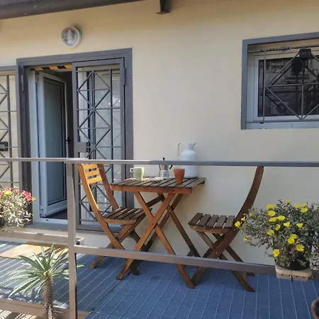 Casetta Correra Relax Con Terrazzo E Confortevole Smart Working Nel Centro Di Apartman Nápoly