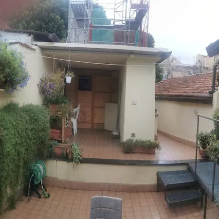 Casetta Correra Rifugio Romantico Con Terrazzo Vicino Piazza Dante Apartamento