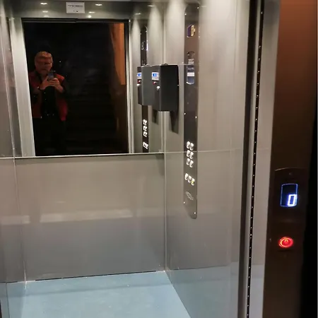 アパート Casetta Correra Terrazzo E Relax Centro Di ナポリ