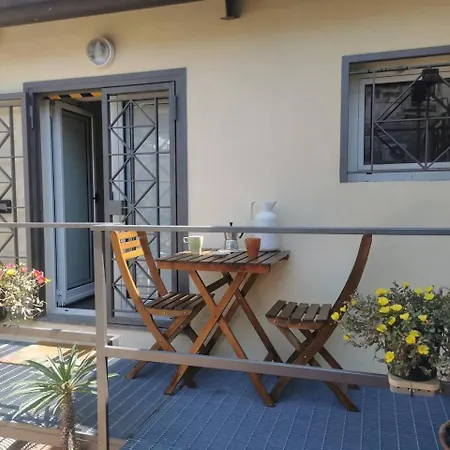 Casetta Correra: Terrazzo E Relax Centro Di Apartment Naples