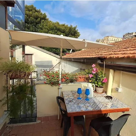 Casetta Correra: Terrazzo E Relax Centro Di Neapel